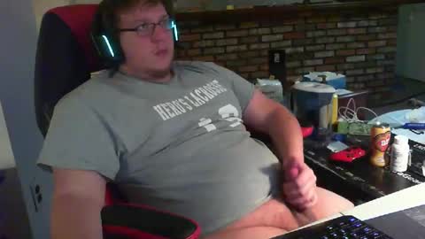 Snapshot of whateverdude555 chatting on 18, 11, 2025 whateverdude555 online show from 18, 11, 2025