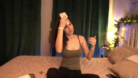 Snapshot of whats_her_name chatting on 7, 1, 2025 Victoria Maria online show from 7, 1, 2025