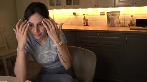 Snapshot of whats_her_name chatting on 11, 1, 2025 Victoria Maria online show from 11, 1, 2025