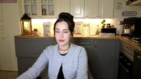 Snapshot of whats_her_name chatting on 21, 1, 2025 Victoria Maria online show from 21, 1, 2025