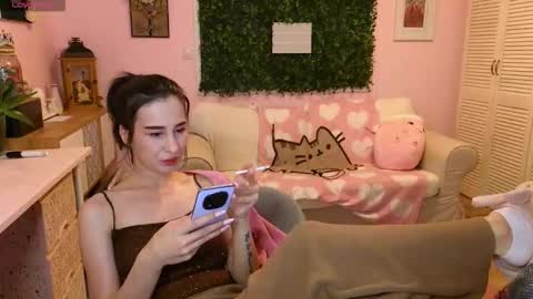 Snapshot of whats_her_name chatting on 19, 2, 2026 Victoria Maria online show from 19, 2, 2026