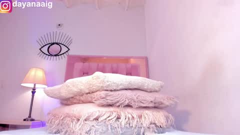 Sara  online show from 6, 11, 2025