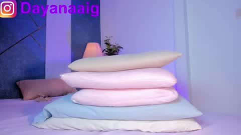 Snapshot of whiite_snow_ chatting on 21, 5, 2026 Sara online show from 21, 5, 2026