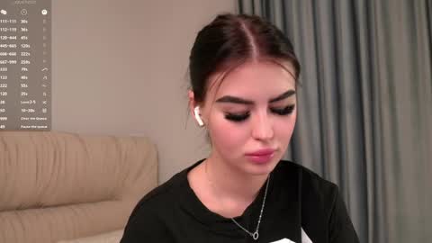Snapshot of whisperlure chatting on 5, 5, 2026 Zozo online show from 5, 5, 2026