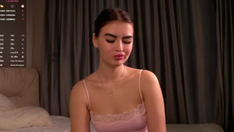 Snapshot of whisperlure chatting on 24, 5, 2026 Zozo online show from 24, 5, 2026