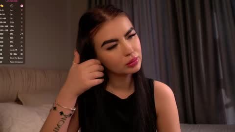 Snapshot of whisperlure chatting on 27, 5, 2026 Zozo online show from 27, 5, 2026