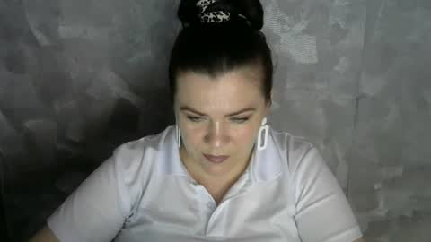 Snapshot of white__queen_ chatting on 15, 6, 2026 white__queen_ online show from 15, 6, 2026