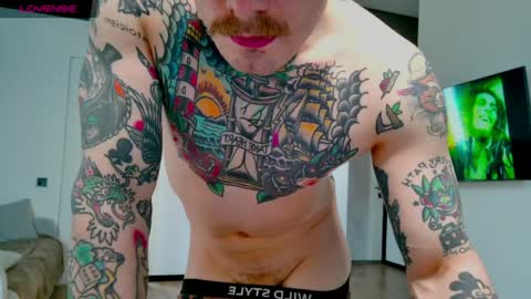 Snapshot of white_king999 chatting on 2, 4, 2026 Max online show from 2, 4, 2026