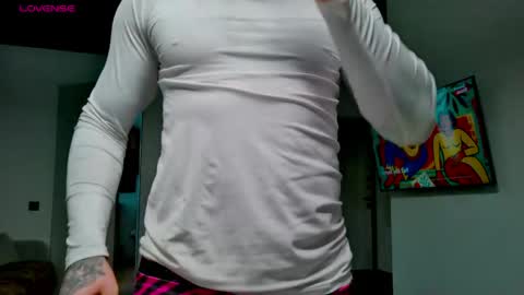 Snapshot of white_king999 chatting on 19, 4, 2026 Max online show from 19, 4, 2026