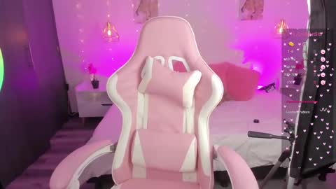 Snapshot of whiteatenea chatting on 13, 2, 2025 whiteatenea online show from 13, 2, 2025