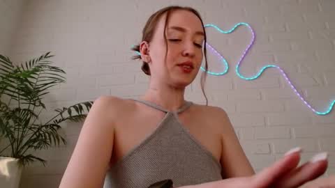 You wont find me here on Saturdays and Sundays  online show from 9, 4, 2026