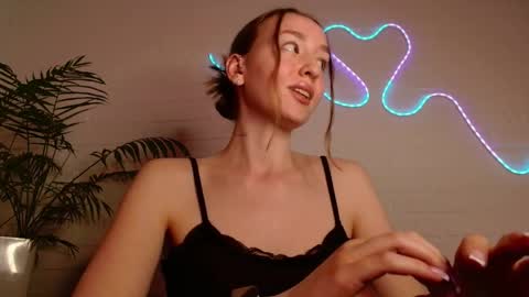 Snapshot of whiteprincessluna chatting on 19, 4, 2026 You wont find me here on Saturdays and Sundays online show from 19, 4, 2026
