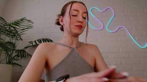 Snapshot of whiteprincessluna chatting on 28, 4, 2026 You wont find me here on Saturdays and Sundays online show from 28, 4, 2026