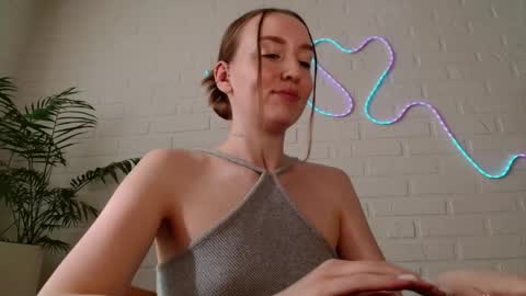 Snapshot of whiteprincessluna chatting on 19, 5, 2026 You wont find me here on Saturdays and Sundays online show from 19, 5, 2026