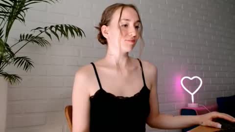 Snapshot of whiteprincessluna chatting on 19, 7, 2026 You wont find me here on Saturdays and Sundays online show from 19, 7, 2026