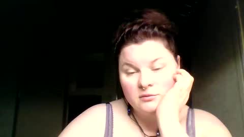 White Suggar online show from 4, 4, 2026