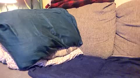 whorekneeweeny online show from 22, 3, 2026