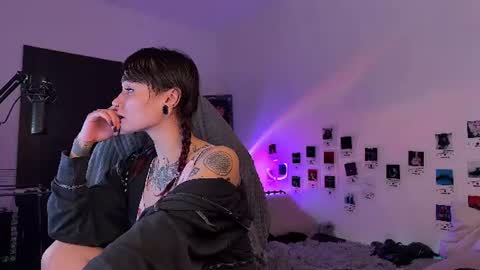Snapshot of whysosweet chatting on 23, 6, 2026 iggy iggz online show from 23, 6, 2026