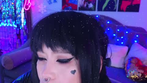 Snapshot of wickedxqueen chatting on 1, 1, 2025 Laura  online show from 1, 1, 2025