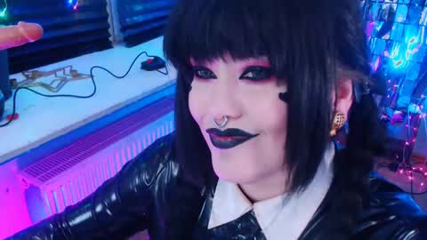 Snapshot of wickedxqueen chatting on 4, 2, 2025 Laura  online show from 4, 2, 2025