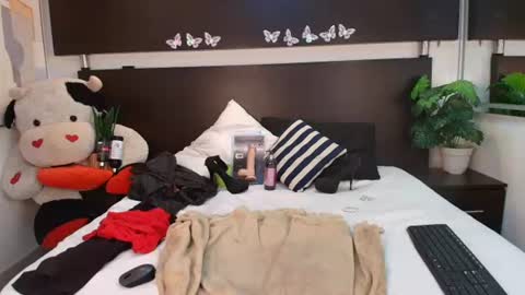 Snapshot of wife_mature chatting on 27, 6, 2026 sussy online show from 27, 6, 2026