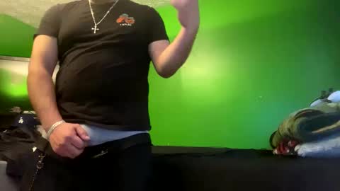 Snapshot of wifeleftm chatting on 9, 2, 2025 simbastud online show from 9, 2, 2025