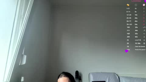 Mia online show from 4, 2, 2026