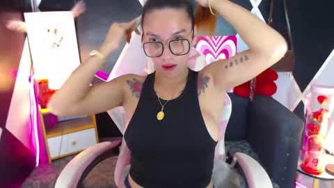 Snapshot of wildasianhorsecockts chatting on 20, 5, 2026 Chachi online show from 20, 5, 2026