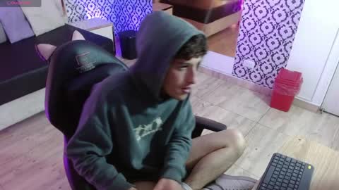 Snapshot of will_tay1 chatting on 6, 4, 2026 WILL online show from 6, 4, 2026