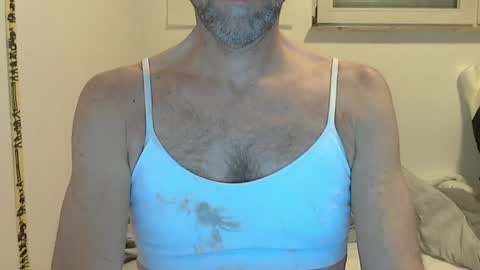 Snapshot of willbillbillwill chatting on 21, 4, 2026 Lilian online show from 21, 4, 2026