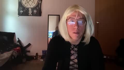 Snapshot of willlohne5 chatting on 7, 11, 2025 Ville Lohner online show from 7, 11, 2025