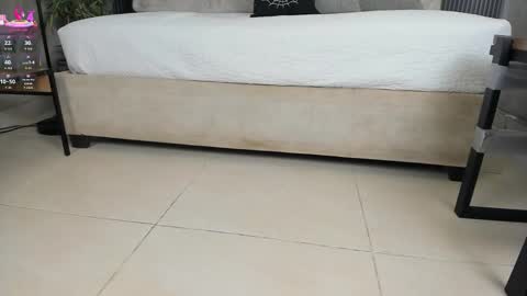 Ms Willow online show from 31, 10, 2025