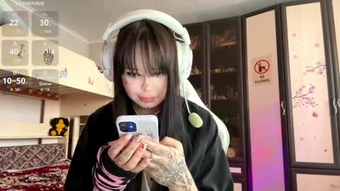 Snapshot of willow_jess chatting on 12, 5, 2026 Kate online show from 12, 5, 2026