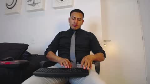 Snapshot of willsandler1 chatting on 17, 7, 2026 Will Sandler online show from 17, 7, 2026