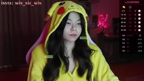 Snapshot of win_nie chatting on 5, 10, 2025 Winnie online show from 5, 10, 2025