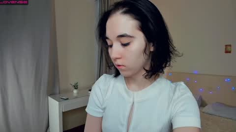 Amalia and Mia online show from 12, 1, 2025