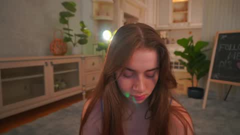 Snapshot of winnieriedesel chatting on 20, 5, 2026 Lillian online show from 20, 5, 2026