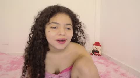 Snapshot of winnifer_gonzalez chatting on 6, 7, 2026 Winnifer Gonzalez online show from 6, 7, 2026