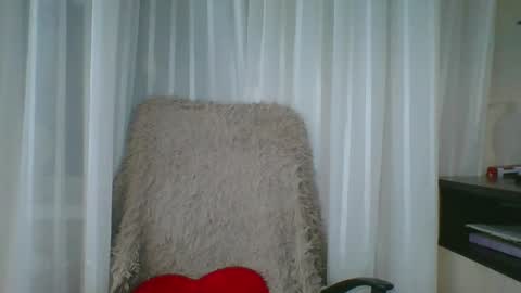 Snapshot of winter__white_rose chatting on 12, 4, 2026 Emma online show from 12, 4, 2026