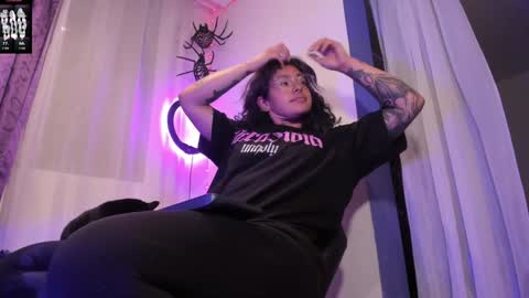 Snapshot of witchofhearts chatting on 27, 12, 2024 Luna Violeta A r t i s t online show from 27, 12, 2024