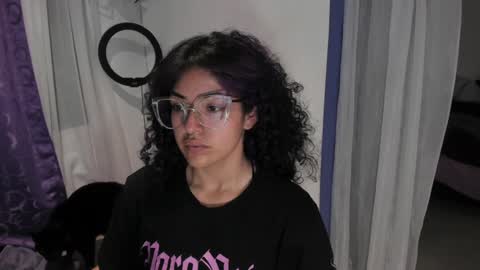 Snapshot of witchofhearts chatting on 5, 1, 2025 Luna Violeta A r t i s t online show from 5, 1, 2025