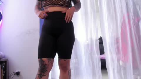 Snapshot of witchofhearts chatting on 5, 1, 2025 Luna Violeta A r t i s t online show from 5, 1, 2025