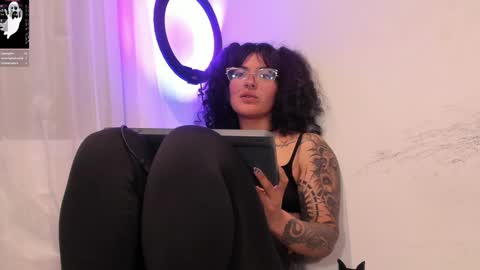 Snapshot of witchofhearts chatting on 8, 1, 2025 Luna Violeta A r t i s t online show from 8, 1, 2025