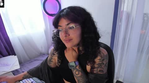 Snapshot of witchofhearts chatting on 10, 1, 2025 Luna Violeta A r t i s t online show from 10, 1, 2025
