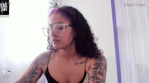 Snapshot of witchofhearts chatting on 29, 1, 2025 Luna Violeta A r t i s t online show from 29, 1, 2025