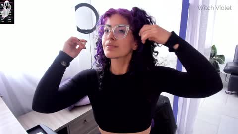 Snapshot of witchofhearts chatting on 31, 1, 2025 Luna Violeta A r t i s t online show from 31, 1, 2025