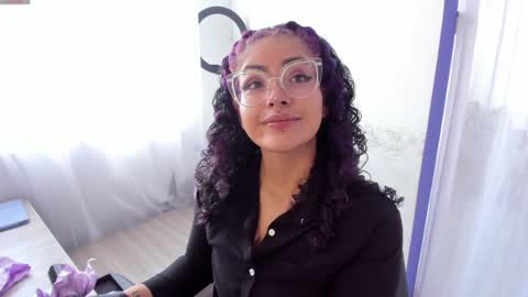 Snapshot of witchofhearts chatting on 2, 2, 2025 Luna Violeta A r t i s t online show from 2, 2, 2025