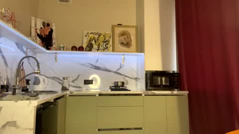 Isobelle online show from 24, 1, 2025