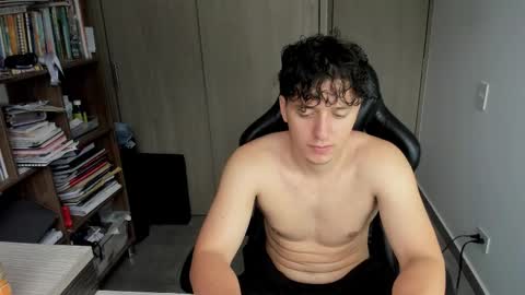 Snapshot of wolker_allan chatting on 4, 3, 2026 wolker_allan online show from 4, 3, 2026