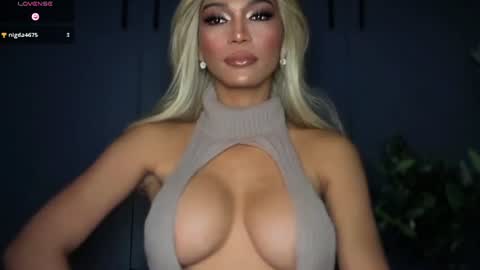 Snapshot of womanofyourdesire_ts chatting on 20, 6, 2026 Julia online show from 20, 6, 2026